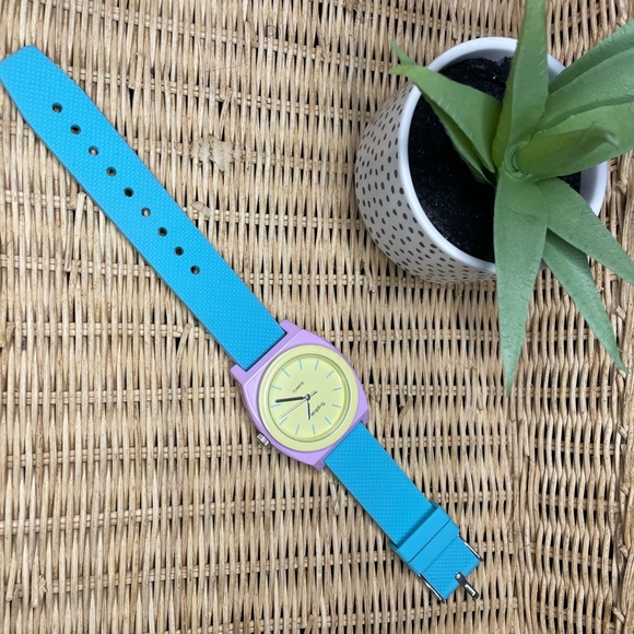 Sophie Quartz Watch - Picture 4 of 5